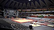 https://upload.wikimedia.org/wikipedia/commons/thumb/2/21/Palais_des_sports_de_lyon_gymnastique.jpg/180px-Palais_des_sports_de_lyon_gymnastique.jpg