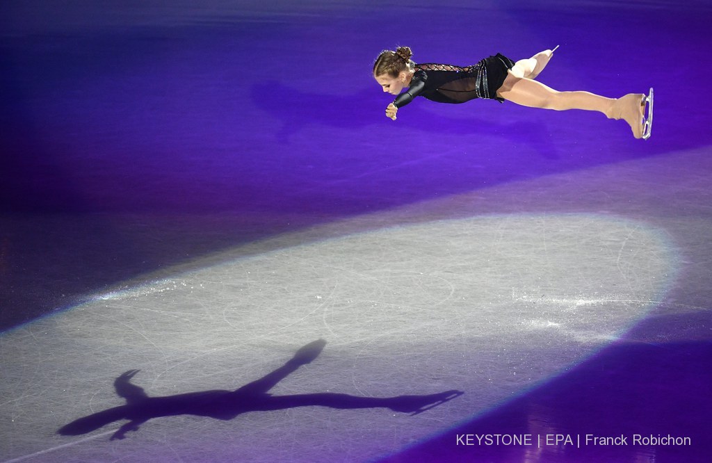 Patinage artistique: à 13 ans, la Russe Alexandra Trusova est la première à  réaliser 2 quadruples