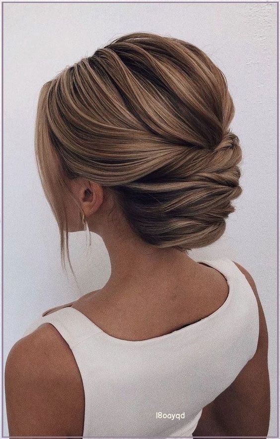 100 idées & tutoriels de chignons bas à tester - Astuces de filles